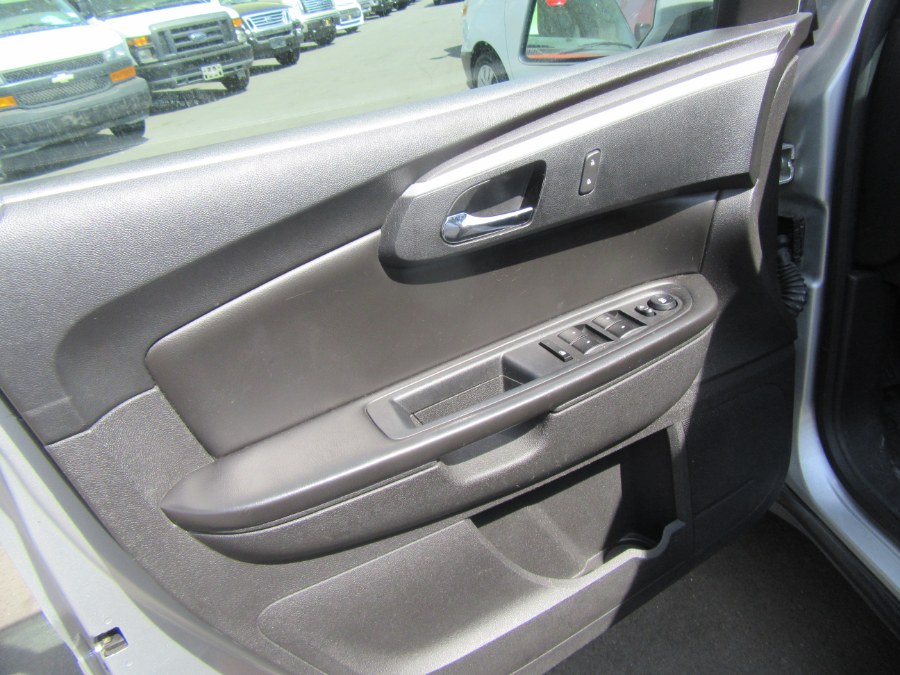 2012 Chevrolet Traverse AWD 4dr LT w/1LT, available for sale in Little Ferry, New Jersey | Royalty Auto Sales. Little Ferry, New Jersey 2012 Chevrolet Traverse AWD 4dr LT w/1LT, available for sale in Little Ferry, New Jersey | Royalty Auto Sales. Little Ferry, New Jersey