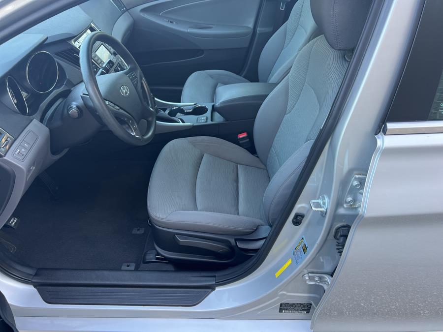2015 Hyundai Sonata Hybrid 4dr Sdn, available for sale in New London, Connecticut | TJ Motors. New London, Connecticut 2015 Hyundai Sonata Hybrid 4dr Sdn, available for sale in New London, Connecticut | TJ Motors. New London, Connecticut