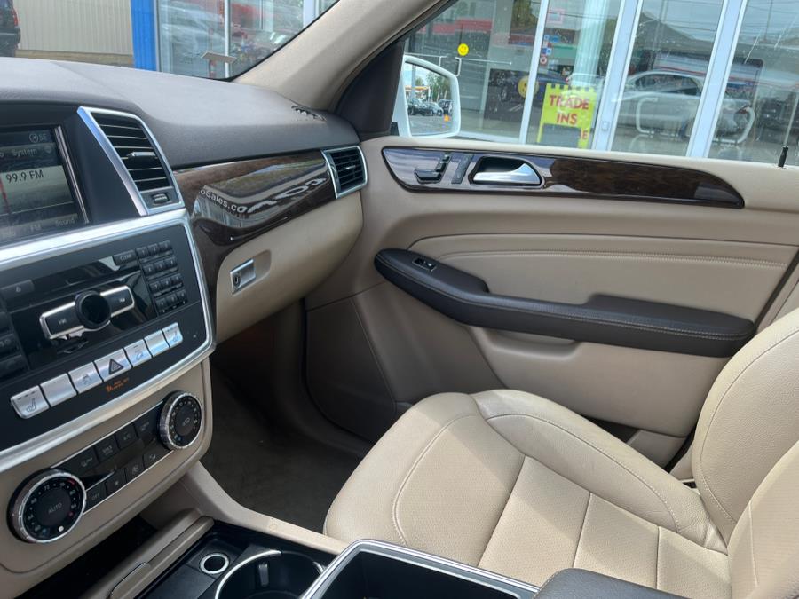 2015 Mercedes-Benz ML350 CLEAN CARFAX. Low Miles!!!, available for sale in Rosedale, New York | Sunrise Auto Sales. Rosedale, New York 2015 Mercedes-Benz ML350 CLEAN CARFAX. Low Miles!!!, available for sale in Rosedale, New York | Sunrise Auto Sales. Rosedale, New York