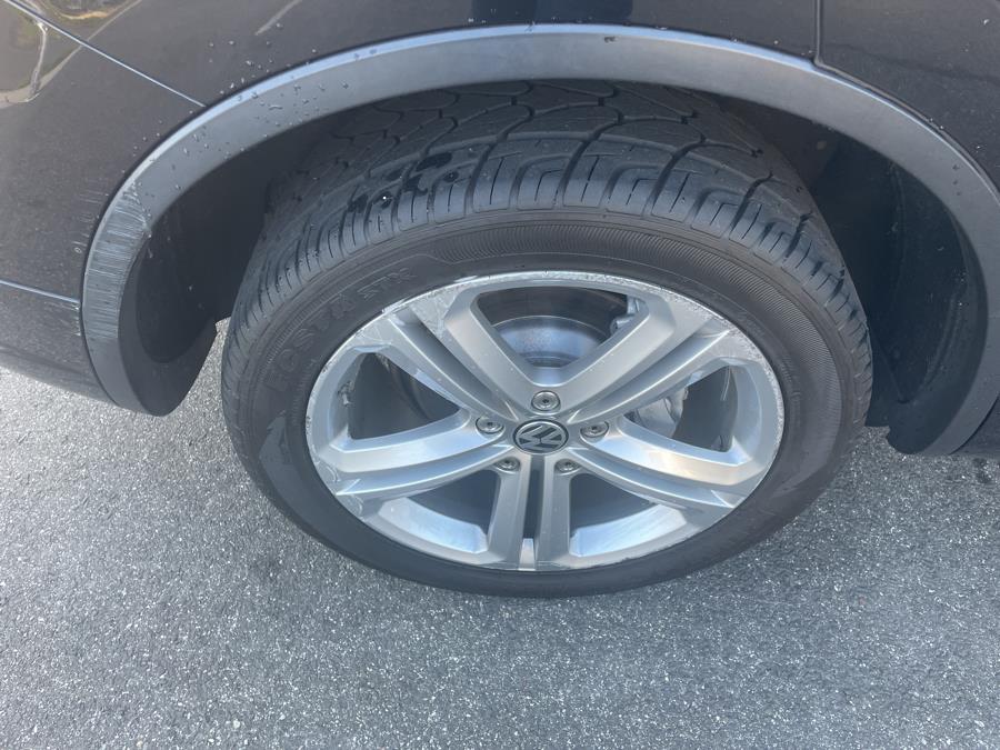 2014 Volkswagen Touareg 4dr 3.6L R-Line, available for sale in Hartford, Connecticut | Lex Autos LLC. Hartford, Connecticut 2014 Volkswagen Touareg 4dr 3.6L R-Line, available for sale in Hartford, Connecticut | Lex Autos LLC. Hartford, Connecticut
