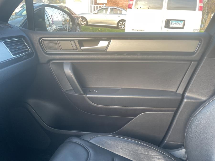 2014 Volkswagen Touareg 4dr 3.6L R-Line, available for sale in Hartford, Connecticut | Lex Autos LLC. Hartford, Connecticut 2014 Volkswagen Touareg 4dr 3.6L R-Line, available for sale in Hartford, Connecticut | Lex Autos LLC. Hartford, Connecticut