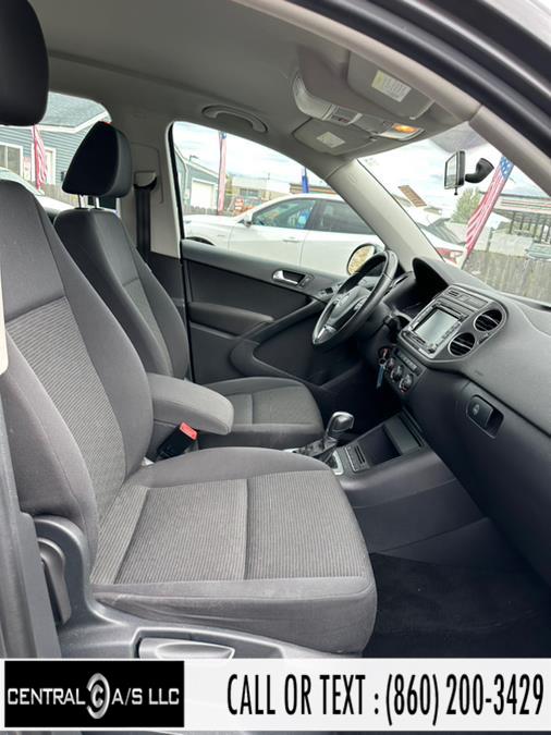 2015 Volkswagen Tiguan 4MOTION 4dr Auto SEL, available for sale in East Windsor, Connecticut | Central A/S LLC. East Windsor, Connecticut 2015 Volkswagen Tiguan 4MOTION 4dr Auto SEL, available for sale in East Windsor, Connecticut | Central A/S LLC. East Windsor, Connecticut