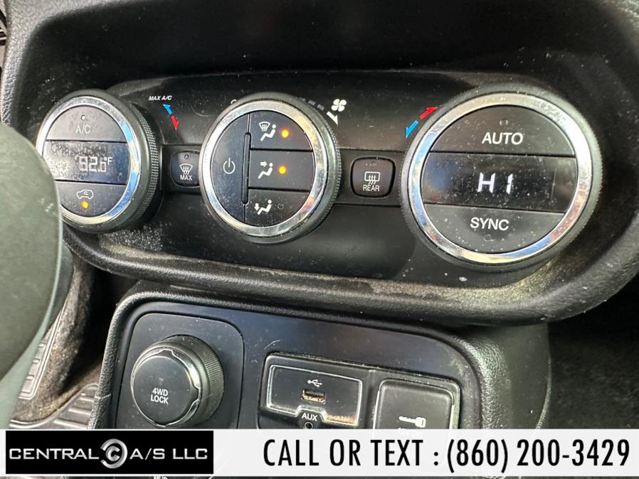 2015 Jeep Renegade 4WD 4dr Latitude, available for sale in East Windsor, Connecticut | Central A/S LLC. East Windsor, Connecticut 2015 Jeep Renegade 4WD 4dr Latitude, available for sale in East Windsor, Connecticut | Central A/S LLC. East Windsor, Connecticut
