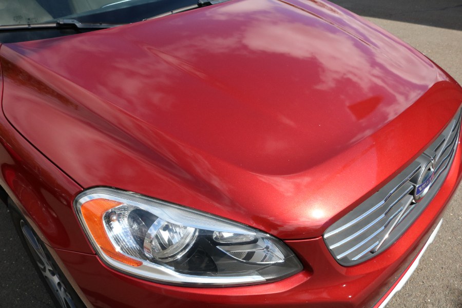 2015 Volvo XC60 2015.5 AWD 4dr T6, available for sale in Bristol, Connecticut | Dealmax Motors LLC. Bristol, Connecticut 2015 Volvo XC60 2015.5 AWD 4dr T6, available for sale in Bristol, Connecticut | Dealmax Motors LLC. Bristol, Connecticut