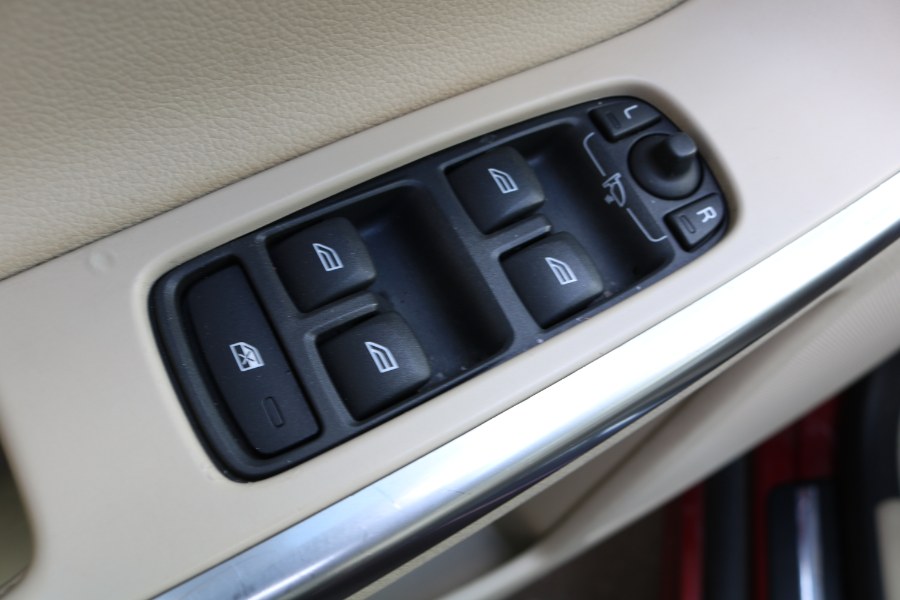 2015 Volvo XC60 2015.5 AWD 4dr T6, available for sale in Bristol, Connecticut | Dealmax Motors LLC. Bristol, Connecticut 2015 Volvo XC60 2015.5 AWD 4dr T6, available for sale in Bristol, Connecticut | Dealmax Motors LLC. Bristol, Connecticut