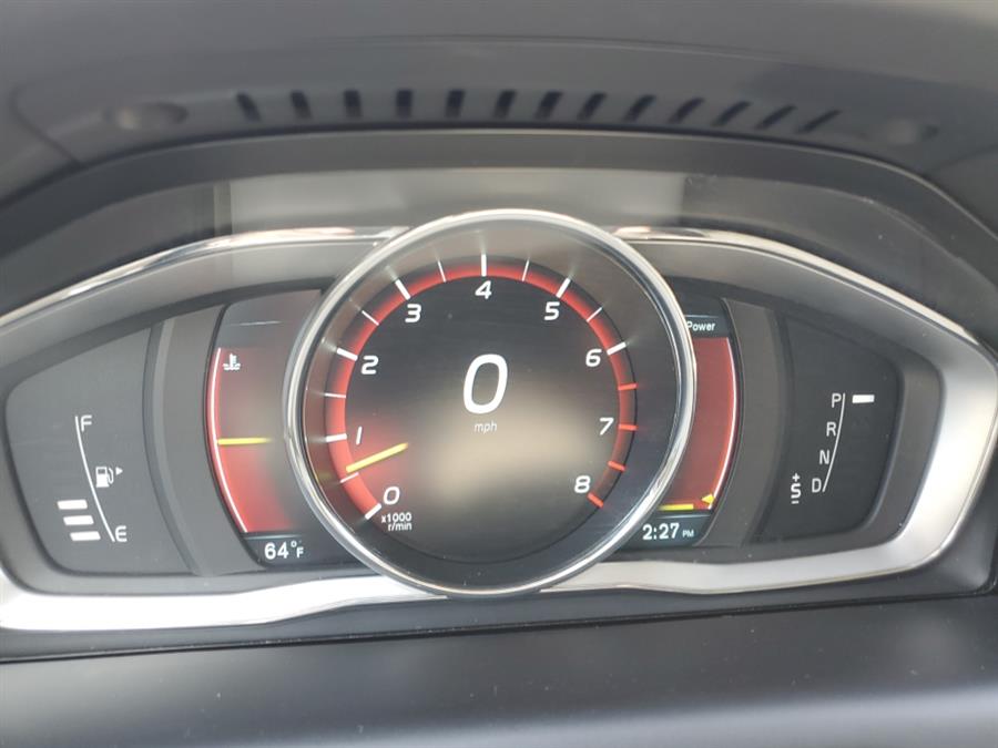 2015 Volvo XC60 2015.5 AWD 4dr T6, available for sale in Bristol, Connecticut | Dealmax Motors LLC. Bristol, Connecticut 2015 Volvo XC60 2015.5 AWD 4dr T6, available for sale in Bristol, Connecticut | Dealmax Motors LLC. Bristol, Connecticut