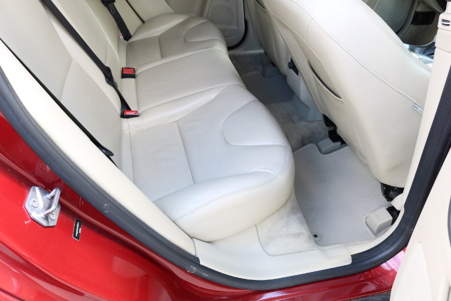 2015 Volvo XC60 2015.5 AWD 4dr T6, available for sale in Bristol, Connecticut | Dealmax Motors LLC. Bristol, Connecticut 2015 Volvo XC60 2015.5 AWD 4dr T6, available for sale in Bristol, Connecticut | Dealmax Motors LLC. Bristol, Connecticut