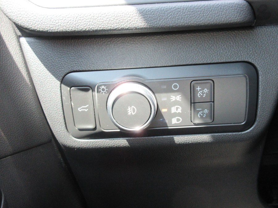 2022 Ford Escape SEL FWD, available for sale in Linden, New Jersey | Route 27 Auto Mall. Linden, New Jersey 2022 Ford Escape SEL FWD, available for sale in Linden, New Jersey | Route 27 Auto Mall. Linden, New Jersey
