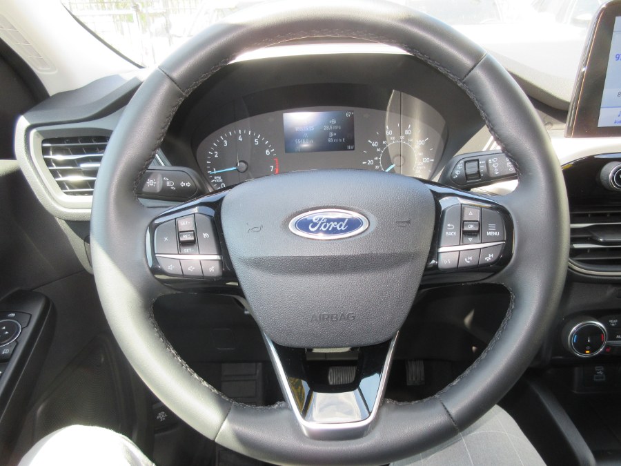2022 Ford Escape SEL FWD, available for sale in Linden, New Jersey | Route 27 Auto Mall. Linden, New Jersey 2022 Ford Escape SEL FWD, available for sale in Linden, New Jersey | Route 27 Auto Mall. Linden, New Jersey