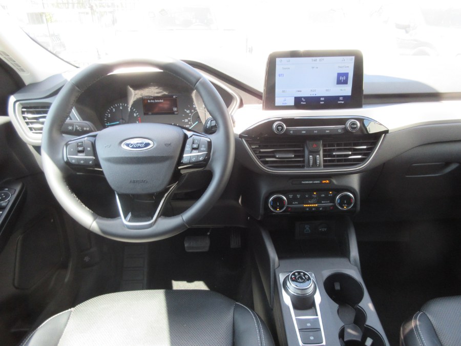 2022 Ford Escape SEL FWD, available for sale in Linden, New Jersey | Route 27 Auto Mall. Linden, New Jersey 2022 Ford Escape SEL FWD, available for sale in Linden, New Jersey | Route 27 Auto Mall. Linden, New Jersey