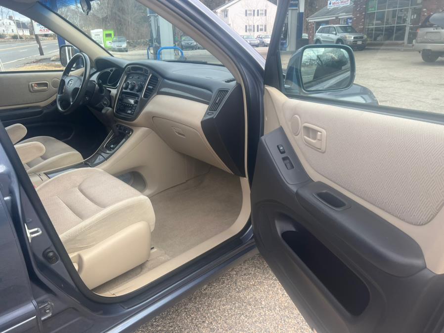 2003 Toyota Highlander 4dr 4-Cyl, available for sale in Swansea, Massachusetts | Gas On The Run. Swansea, Massachusetts 2003 Toyota Highlander 4dr 4-Cyl, available for sale in Swansea, Massachusetts | Gas On The Run. Swansea, Massachusetts