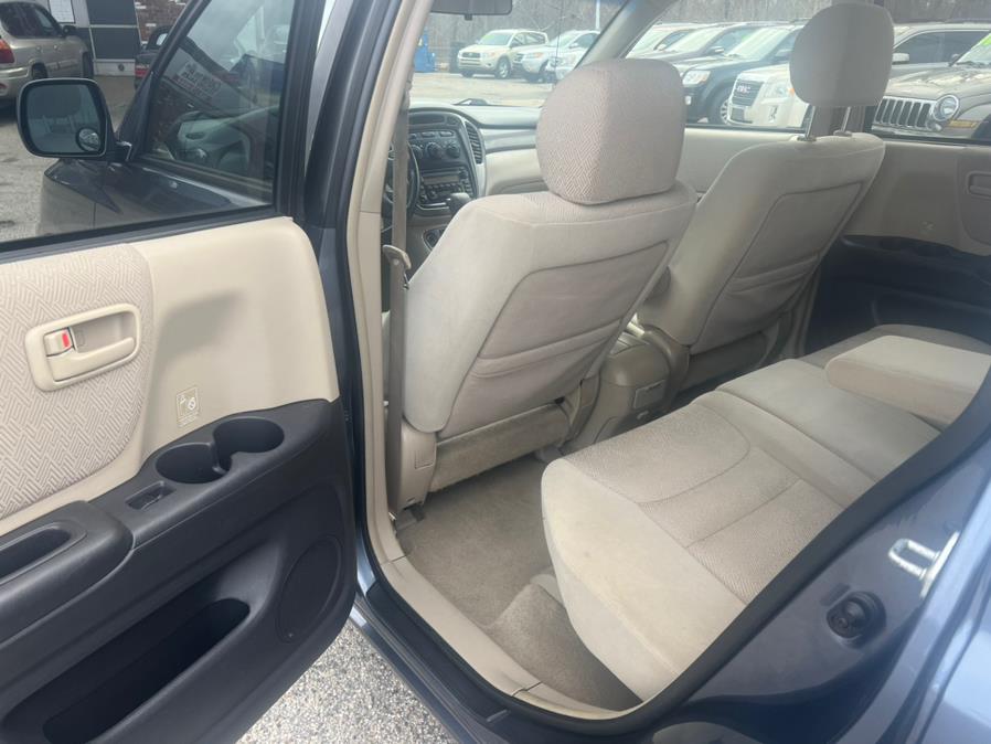 2003 Toyota Highlander 4dr 4-Cyl, available for sale in Swansea, Massachusetts | Gas On The Run. Swansea, Massachusetts 2003 Toyota Highlander 4dr 4-Cyl, available for sale in Swansea, Massachusetts | Gas On The Run. Swansea, Massachusetts