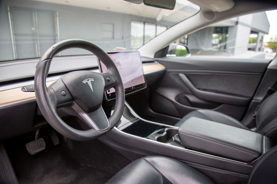 2019 Tesla Model 3 Standard Range Battery Plus RWD, available for sale in Miami, Florida | 26 Motors Miami. Miami, Florida 2019 Tesla Model 3 Standard Range Battery Plus RWD, available for sale in Miami, Florida | 26 Motors Miami. Miami, Florida