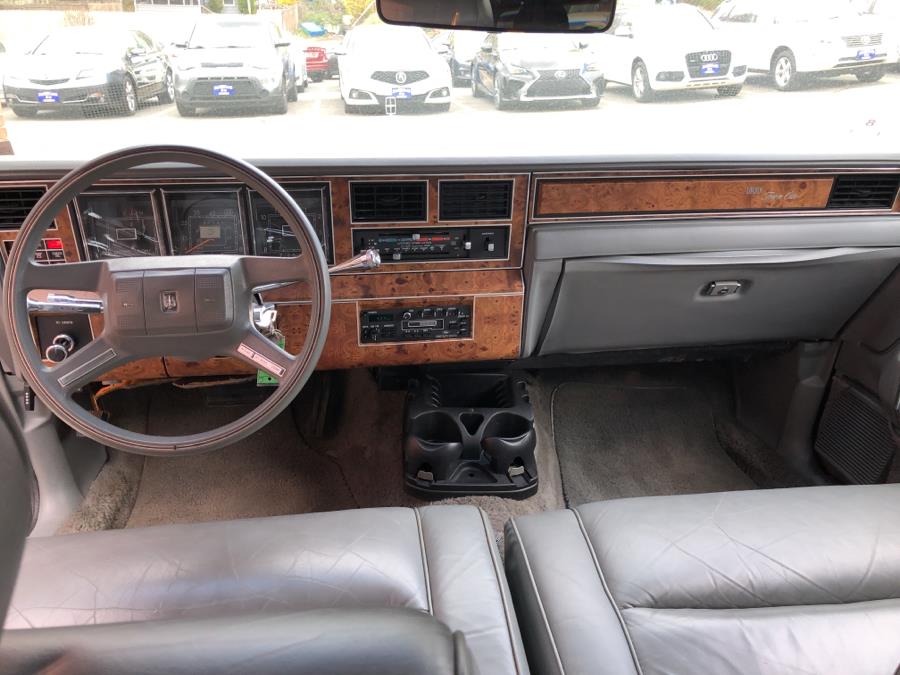 1986 Lincoln Town Car 4dr Sedan, available for sale in Waterbury, Connecticut | National Auto Brokers, Inc.. Waterbury, Connecticut 1986 Lincoln Town Car 4dr Sedan, available for sale in Waterbury, Connecticut | National Auto Brokers, Inc.. Waterbury, Connecticut