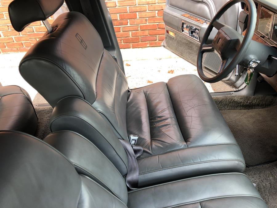 1986 Lincoln Town Car 4dr Sedan, available for sale in Waterbury, Connecticut | National Auto Brokers, Inc.. Waterbury, Connecticut 1986 Lincoln Town Car 4dr Sedan, available for sale in Waterbury, Connecticut | National Auto Brokers, Inc.. Waterbury, Connecticut