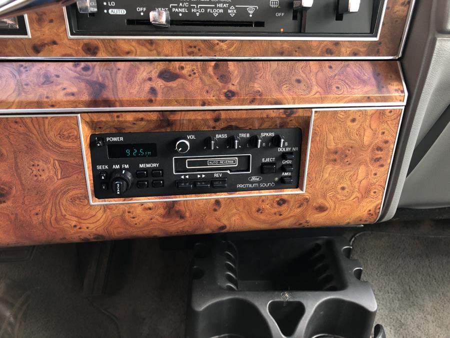 1986 Lincoln Town Car 4dr Sedan, available for sale in Waterbury, Connecticut | National Auto Brokers, Inc.. Waterbury, Connecticut 1986 Lincoln Town Car 4dr Sedan, available for sale in Waterbury, Connecticut | National Auto Brokers, Inc.. Waterbury, Connecticut