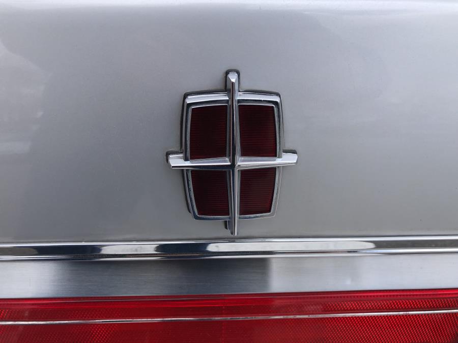 1986 Lincoln Town Car 4dr Sedan, available for sale in Waterbury, Connecticut | National Auto Brokers, Inc.. Waterbury, Connecticut 1986 Lincoln Town Car 4dr Sedan, available for sale in Waterbury, Connecticut | National Auto Brokers, Inc.. Waterbury, Connecticut