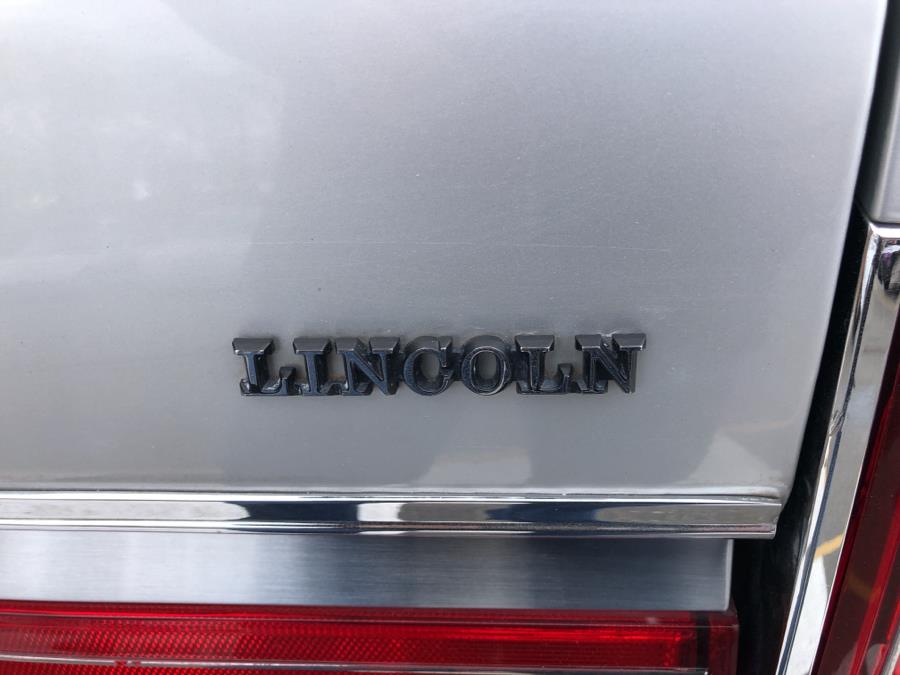 1986 Lincoln Town Car 4dr Sedan, available for sale in Waterbury, Connecticut | National Auto Brokers, Inc.. Waterbury, Connecticut 1986 Lincoln Town Car 4dr Sedan, available for sale in Waterbury, Connecticut | National Auto Brokers, Inc.. Waterbury, Connecticut