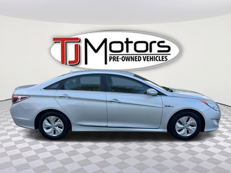 2015 Hyundai Sonata Hybrid 4dr Sdn, available for sale in New London, Connecticut | TJ Motors. New London, Connecticut 2015 Hyundai Sonata Hybrid 4dr Sdn, available for sale in New London, Connecticut | TJ Motors. New London, Connecticut