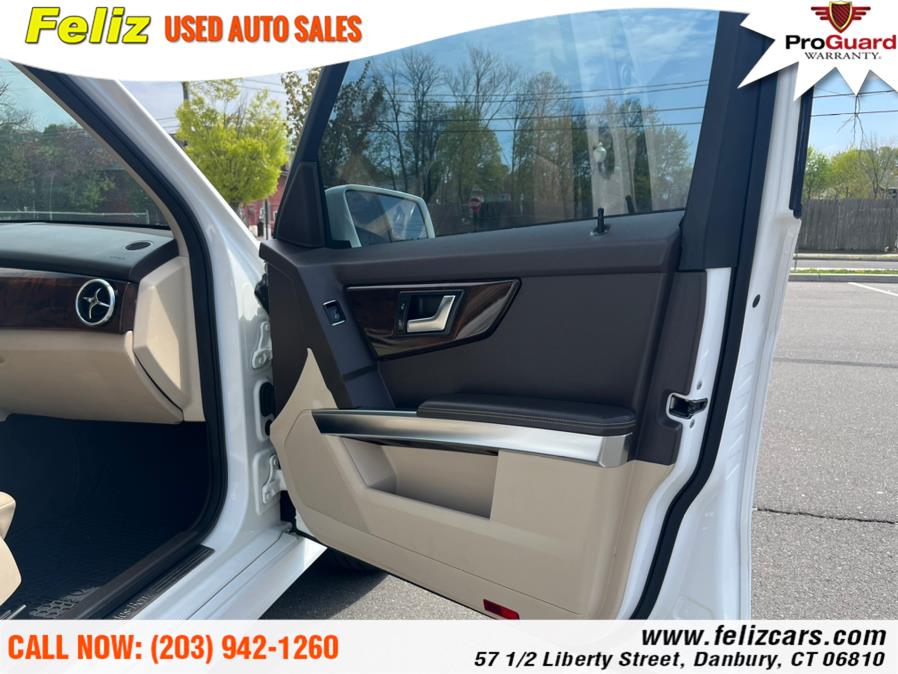 2013 Mercedes-Benz GLK-Class 4MATIC 4dr GLK350, available for sale in Danbury, Connecticut | Feliz Used Auto Sales. Danbury, Connecticut 2013 Mercedes-Benz GLK-Class 4MATIC 4dr GLK350, available for sale in Danbury, Connecticut | Feliz Used Auto Sales. Danbury, Connecticut