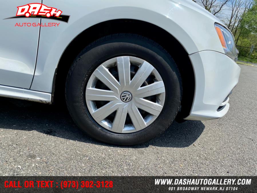 2016 Volkswagen Jetta Sedan 4dr Auto 1.4T S w/Technology, available for sale in Newark, New Jersey | Dash Auto Gallery Inc.. Newark, New Jersey 2016 Volkswagen Jetta Sedan 4dr Auto 1.4T S w/Technology, available for sale in Newark, New Jersey | Dash Auto Gallery Inc.. Newark, New Jersey