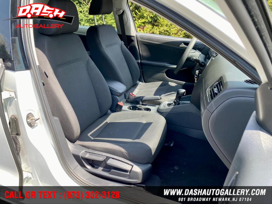 2016 Volkswagen Jetta Sedan 4dr Auto 1.4T S w/Technology, available for sale in Newark, New Jersey | Dash Auto Gallery Inc.. Newark, New Jersey 2016 Volkswagen Jetta Sedan 4dr Auto 1.4T S w/Technology, available for sale in Newark, New Jersey | Dash Auto Gallery Inc.. Newark, New Jersey