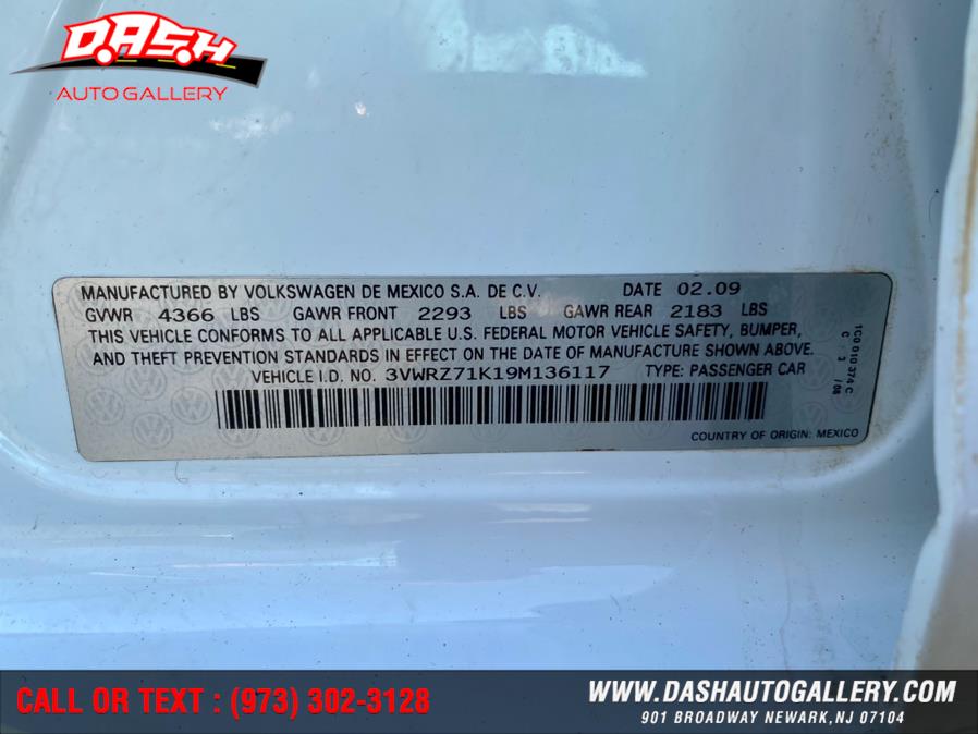 2009 Volkswagen Jetta Sedan 4dr Auto SEL PZEV, available for sale in Newark, New Jersey | Dash Auto Gallery Inc.. Newark, New Jersey 2009 Volkswagen Jetta Sedan 4dr Auto SEL PZEV, available for sale in Newark, New Jersey | Dash Auto Gallery Inc.. Newark, New Jersey
