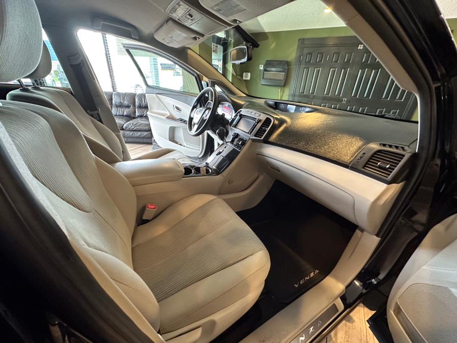 2013 Toyota Venza 4dr Wgn I4 AWD LE (Natl), available for sale in West Hartford, Connecticut | AutoMax. West Hartford, Connecticut 2013 Toyota Venza 4dr Wgn I4 AWD LE (Natl), available for sale in West Hartford, Connecticut | AutoMax. West Hartford, Connecticut
