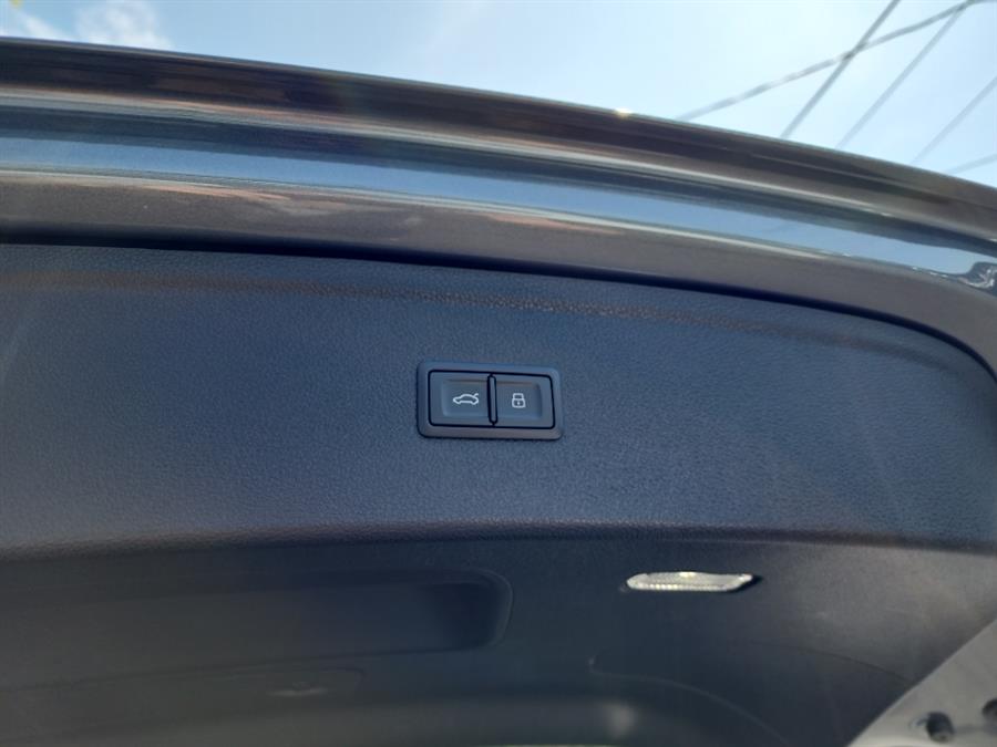 2019 Audi Q5 Premium Plus 45 TFSI quattro, available for sale in Islip, New York | L.I. Auto Gallery. Islip, New York 2019 Audi Q5 Premium Plus 45 TFSI quattro, available for sale in Islip, New York | L.I. Auto Gallery. Islip, New York