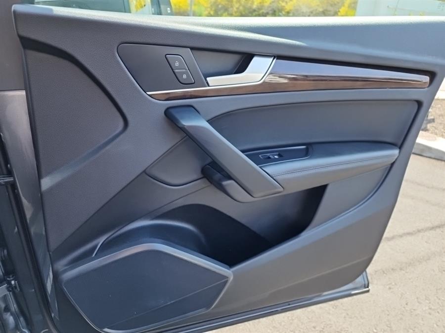 2019 Audi Q5 Premium Plus 45 TFSI quattro, available for sale in Islip, New York | L.I. Auto Gallery. Islip, New York 2019 Audi Q5 Premium Plus 45 TFSI quattro, available for sale in Islip, New York | L.I. Auto Gallery. Islip, New York