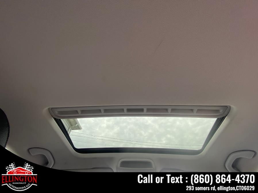 2011 Volkswagen Jetta Sedan 4dr Auto SE w/Convenience & Sunroof PZEV, available for sale in Ellington, Connecticut | Ellington Automotive LLC. Ellington, Connecticut 2011 Volkswagen Jetta Sedan 4dr Auto SE w/Convenience & Sunroof PZEV, available for sale in Ellington, Connecticut | Ellington Automotive LLC. Ellington, Connecticut