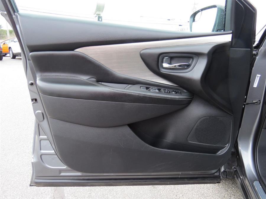 2017 Nissan Murano SV AWD 4dr SUV, available for sale in Auburn, Maine | Lake City Exports Inc. Auburn, Maine 2017 Nissan Murano SV AWD 4dr SUV, available for sale in Auburn, Maine | Lake City Exports Inc. Auburn, Maine