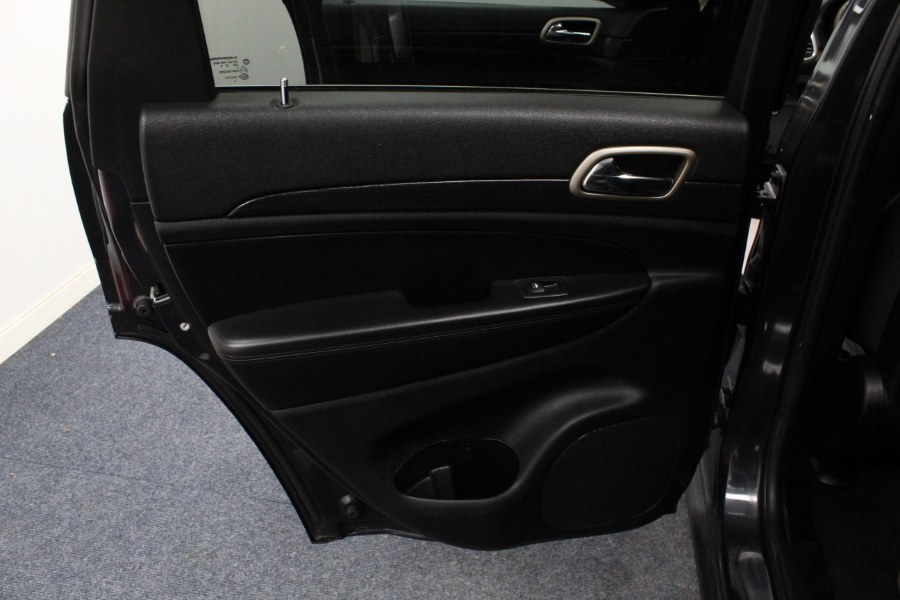 2014 Jeep Grand Cherokee 4WD 4dr Laredo, available for sale in Plainville, Connecticut | New England Auto Sales LLC. Plainville, Connecticut 2014 Jeep Grand Cherokee 4WD 4dr Laredo, available for sale in Plainville, Connecticut | New England Auto Sales LLC. Plainville, Connecticut