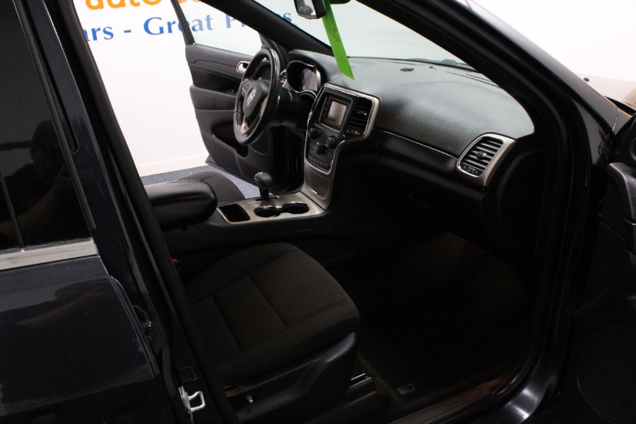 2014 Jeep Grand Cherokee 4WD 4dr Laredo, available for sale in Plainville, Connecticut | New England Auto Sales LLC. Plainville, Connecticut 2014 Jeep Grand Cherokee 4WD 4dr Laredo, available for sale in Plainville, Connecticut | New England Auto Sales LLC. Plainville, Connecticut