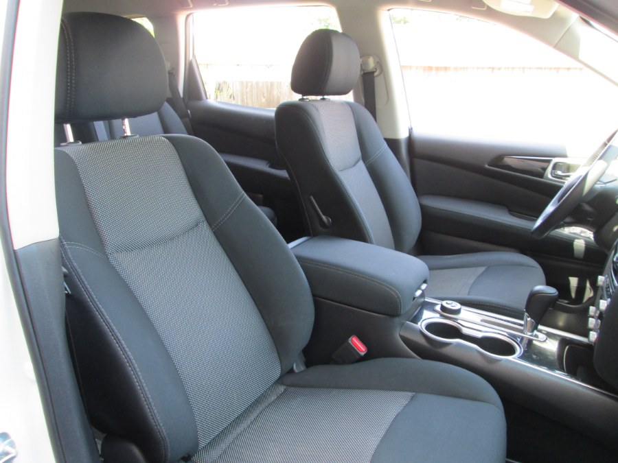 2017 Nissan Pathfinder 4x4 SV, available for sale in Levittown, Pennsylvania | Levittown Auto. Levittown, Pennsylvania 2017 Nissan Pathfinder 4x4 SV, available for sale in Levittown, Pennsylvania | Levittown Auto. Levittown, Pennsylvania