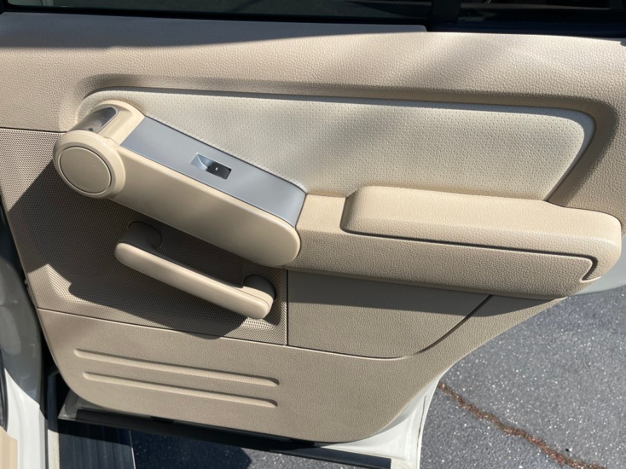2006 Mercury Mountaineer 4dr Luxury AWD, available for sale in Huntington Station, New York | My Auto Inc.. Huntington Station, New York 2006 Mercury Mountaineer 4dr Luxury AWD, available for sale in Huntington Station, New York | My Auto Inc.. Huntington Station, New York