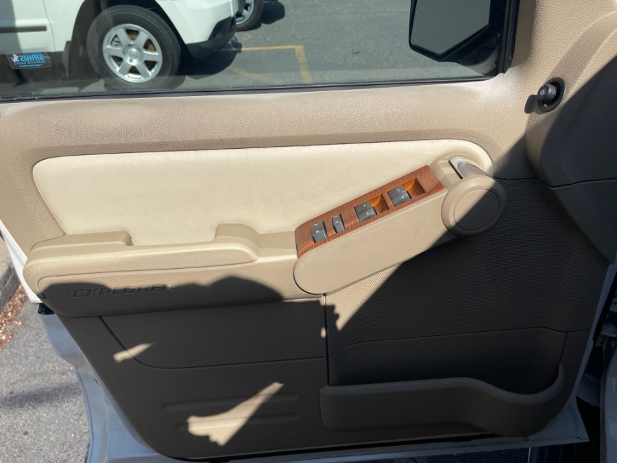 2009 Ford Explorer 4WD 4dr V6 Eddie Bauer, available for sale in Huntington Station, New York | My Auto Inc.. Huntington Station, New York 2009 Ford Explorer 4WD 4dr V6 Eddie Bauer, available for sale in Huntington Station, New York | My Auto Inc.. Huntington Station, New York