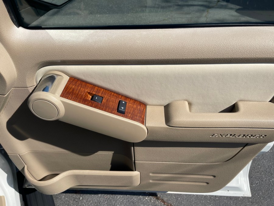2009 Ford Explorer 4WD 4dr V6 Eddie Bauer, available for sale in Huntington Station, New York | My Auto Inc.. Huntington Station, New York 2009 Ford Explorer 4WD 4dr V6 Eddie Bauer, available for sale in Huntington Station, New York | My Auto Inc.. Huntington Station, New York