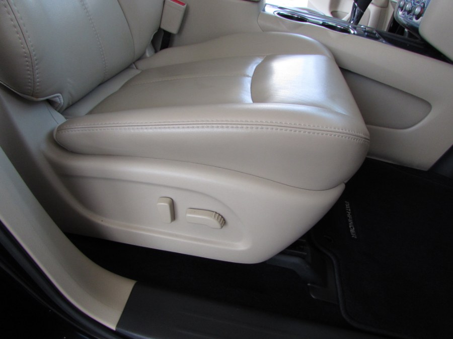 2018 Nissan Pathfinder FWD SV, available for sale in Orlando, Florida | VIP Auto Enterprise, Inc. Orlando, Florida 2018 Nissan Pathfinder FWD SV, available for sale in Orlando, Florida | VIP Auto Enterprise, Inc. Orlando, Florida