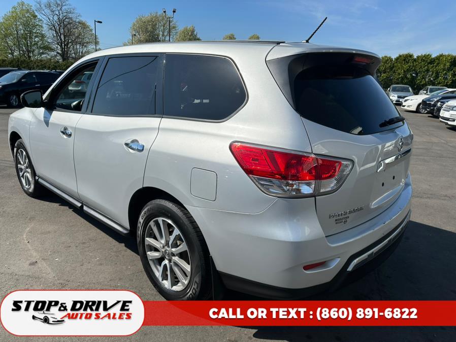 2013 Nissan Pathfinder 4WD 4dr S, available for sale in East Windsor, Connecticut | Stop & Drive Auto Sales. East Windsor, Connecticut 2013 Nissan Pathfinder 4WD 4dr S, available for sale in East Windsor, Connecticut | Stop & Drive Auto Sales. East Windsor, Connecticut