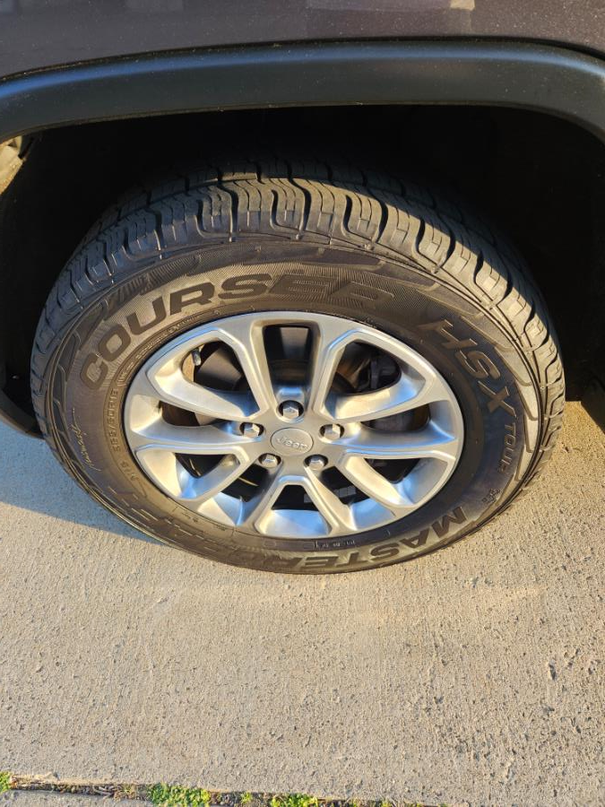 2014 Jeep Grand Cherokee 4WD 4dr Limited, available for sale in New Britain, Connecticut | Supreme Automotive. New Britain, Connecticut 2014 Jeep Grand Cherokee 4WD 4dr Limited, available for sale in New Britain, Connecticut | Supreme Automotive. New Britain, Connecticut