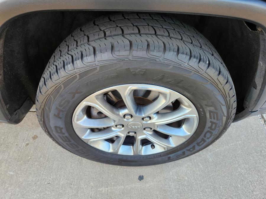2014 Jeep Grand Cherokee 4WD 4dr Limited, available for sale in New Britain, Connecticut | Supreme Automotive. New Britain, Connecticut 2014 Jeep Grand Cherokee 4WD 4dr Limited, available for sale in New Britain, Connecticut | Supreme Automotive. New Britain, Connecticut
