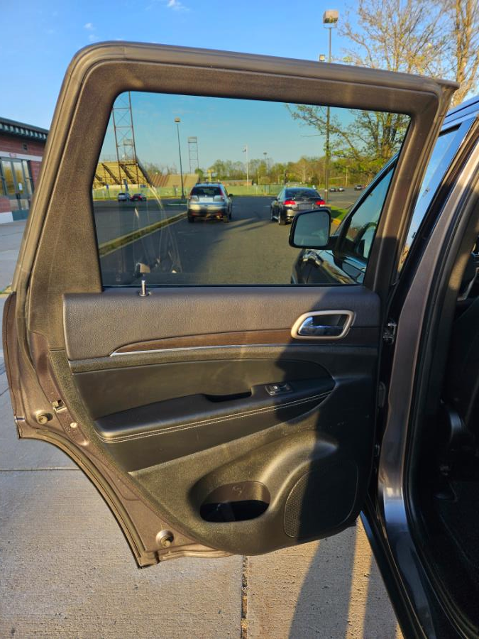 2014 Jeep Grand Cherokee 4WD 4dr Limited, available for sale in New Britain, Connecticut | Supreme Automotive. New Britain, Connecticut 2014 Jeep Grand Cherokee 4WD 4dr Limited, available for sale in New Britain, Connecticut | Supreme Automotive. New Britain, Connecticut