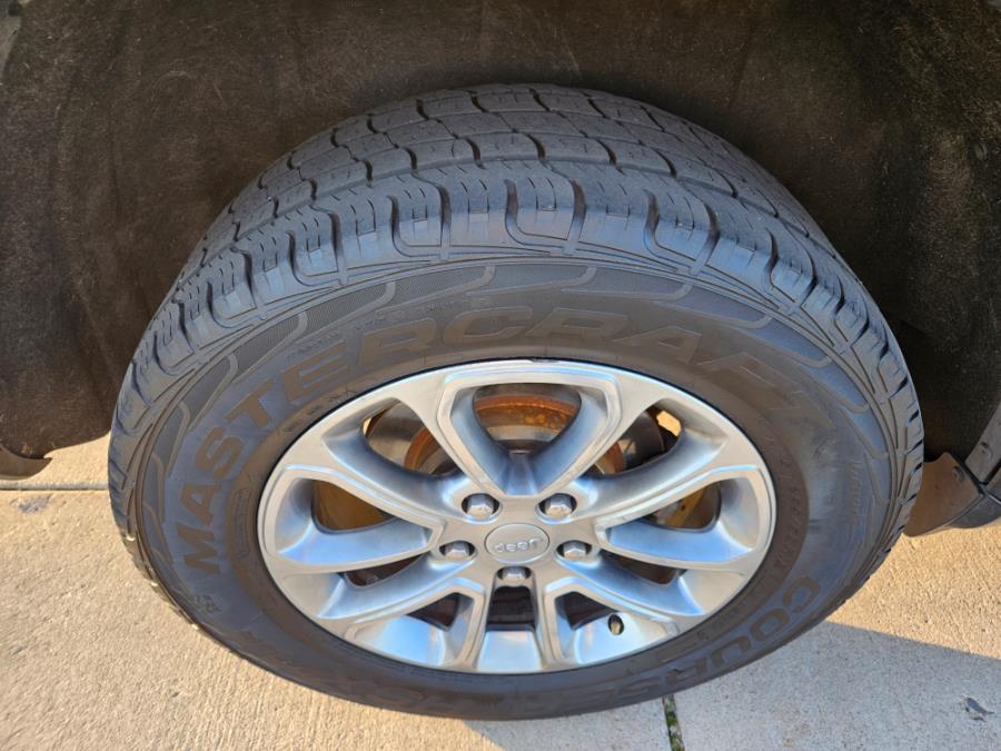 2014 Jeep Grand Cherokee 4WD 4dr Limited, available for sale in New Britain, Connecticut | Supreme Automotive. New Britain, Connecticut 2014 Jeep Grand Cherokee 4WD 4dr Limited, available for sale in New Britain, Connecticut | Supreme Automotive. New Britain, Connecticut