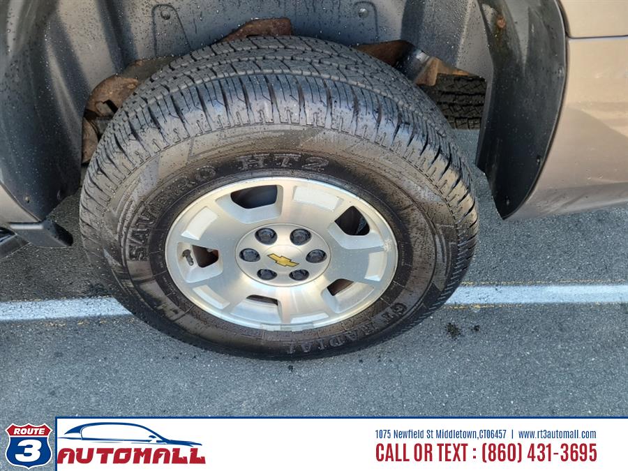 2014 Chevrolet Suburban 4WD 4dr LT, available for sale in Middletown, Connecticut | RT 3 AUTO MALL LLC. Middletown, Connecticut 2014 Chevrolet Suburban 4WD 4dr LT, available for sale in Middletown, Connecticut | RT 3 AUTO MALL LLC. Middletown, Connecticut