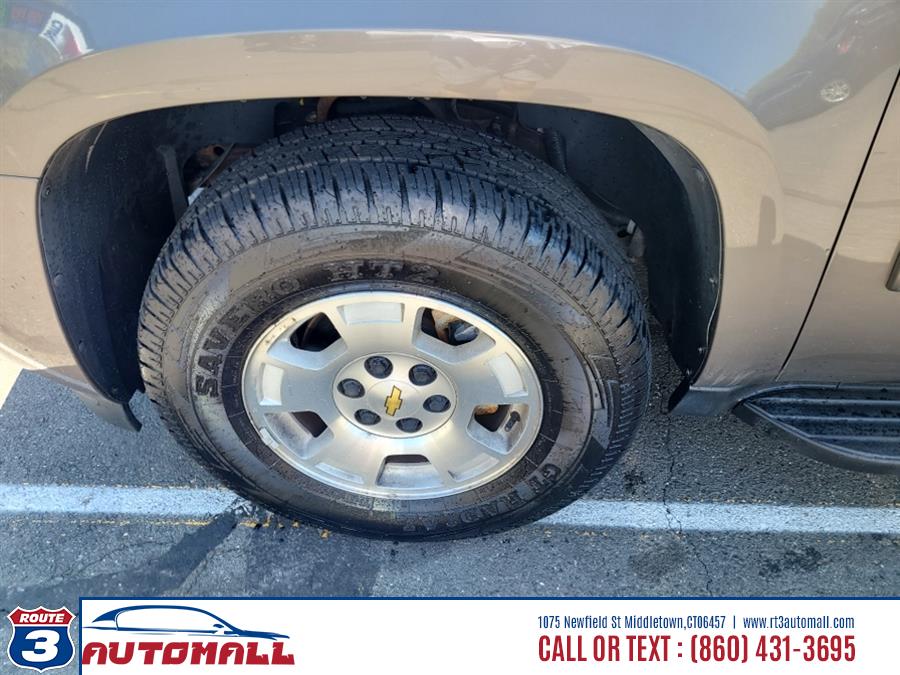 2014 Chevrolet Suburban 4WD 4dr LT, available for sale in Middletown, Connecticut | RT 3 AUTO MALL LLC. Middletown, Connecticut 2014 Chevrolet Suburban 4WD 4dr LT, available for sale in Middletown, Connecticut | RT 3 AUTO MALL LLC. Middletown, Connecticut