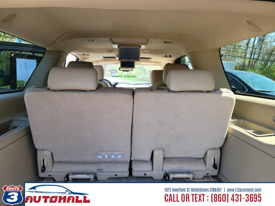 2014 Chevrolet Suburban 4WD 4dr LT, available for sale in Middletown, Connecticut | RT 3 AUTO MALL LLC. Middletown, Connecticut 2014 Chevrolet Suburban 4WD 4dr LT, available for sale in Middletown, Connecticut | RT 3 AUTO MALL LLC. Middletown, Connecticut