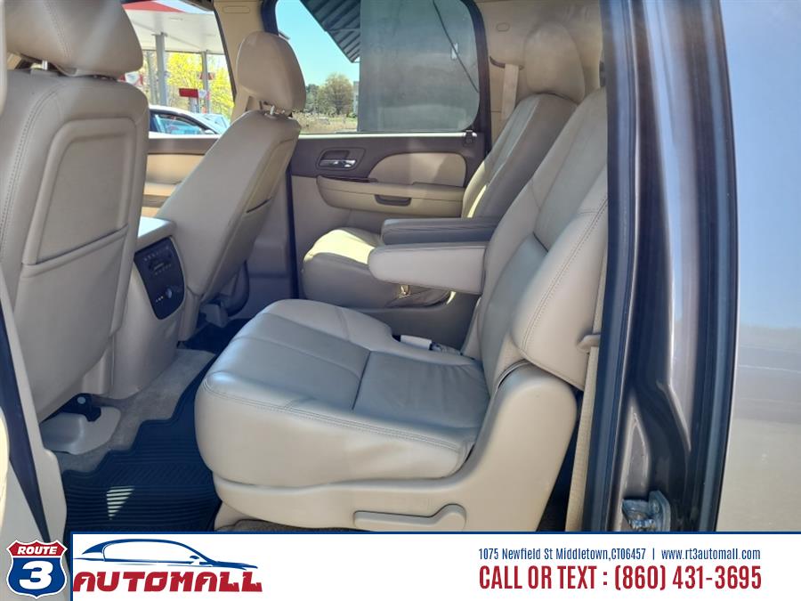 2014 Chevrolet Suburban 4WD 4dr LT, available for sale in Middletown, Connecticut | RT 3 AUTO MALL LLC. Middletown, Connecticut 2014 Chevrolet Suburban 4WD 4dr LT, available for sale in Middletown, Connecticut | RT 3 AUTO MALL LLC. Middletown, Connecticut