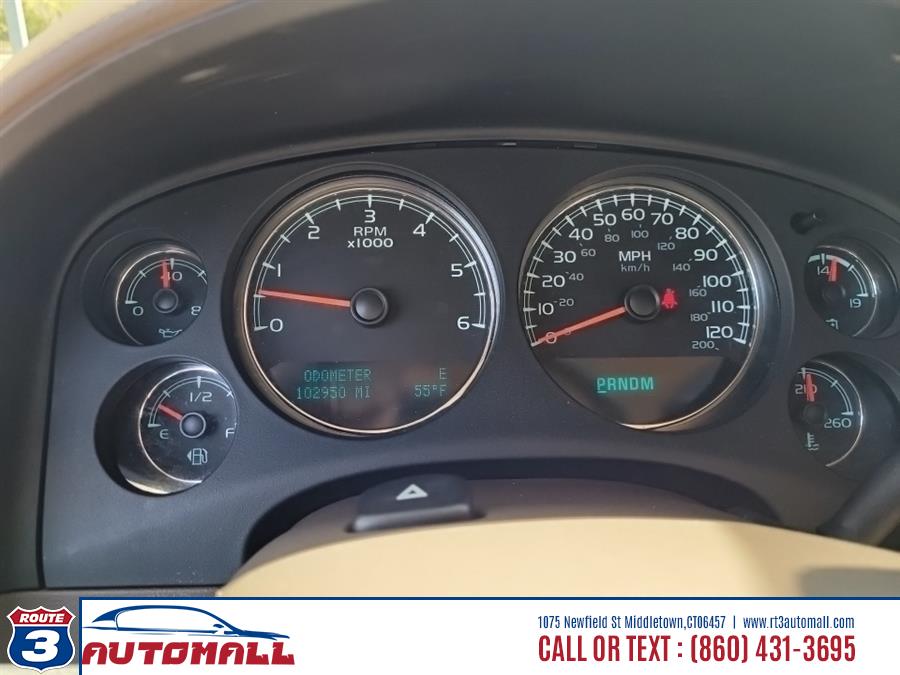 2014 Chevrolet Suburban 4WD 4dr LT, available for sale in Middletown, Connecticut | RT 3 AUTO MALL LLC. Middletown, Connecticut 2014 Chevrolet Suburban 4WD 4dr LT, available for sale in Middletown, Connecticut | RT 3 AUTO MALL LLC. Middletown, Connecticut