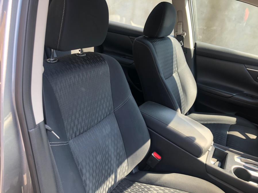2018 Nissan Altima 2.5 SR Sedan, available for sale in Irvington, New Jersey | Elis Motors Corp. Irvington, New Jersey 2018 Nissan Altima 2.5 SR Sedan, available for sale in Irvington, New Jersey | Elis Motors Corp. Irvington, New Jersey
